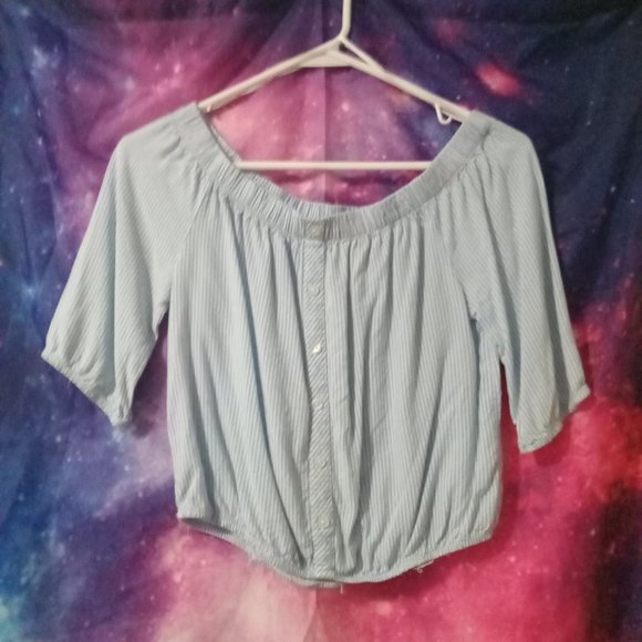 Off the shoulder top with buttons - Picture 1 of 1